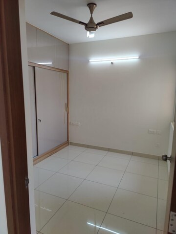 Room in 3 BHK Apartment at Prestige Finsbury Park Regent, Bagaluru  – for Rent