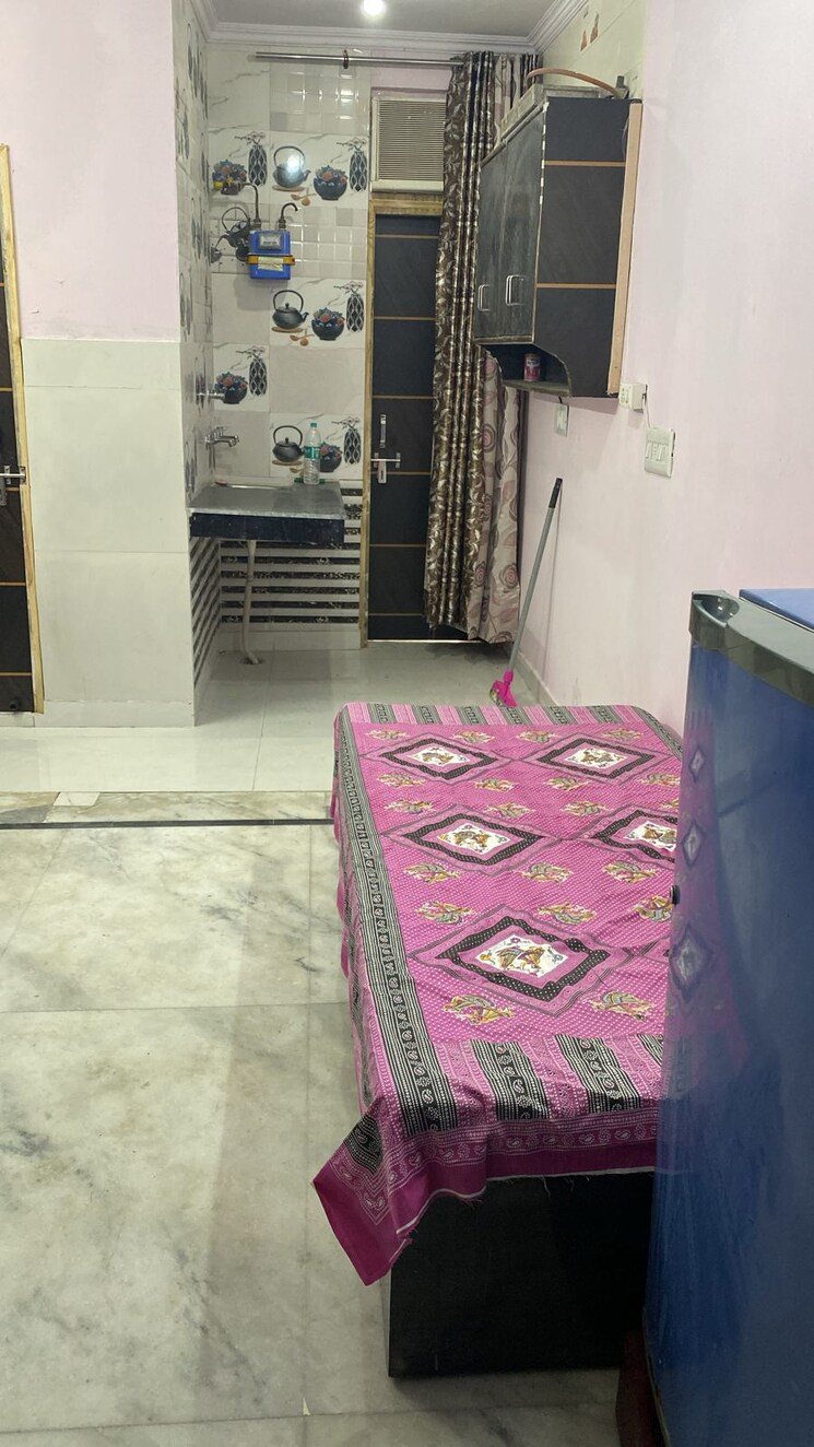 Bedroom, west patel nagar 1 RK 250 Sq.Ft. Builder Floor In West Patel Nagar Delhi 8748923
