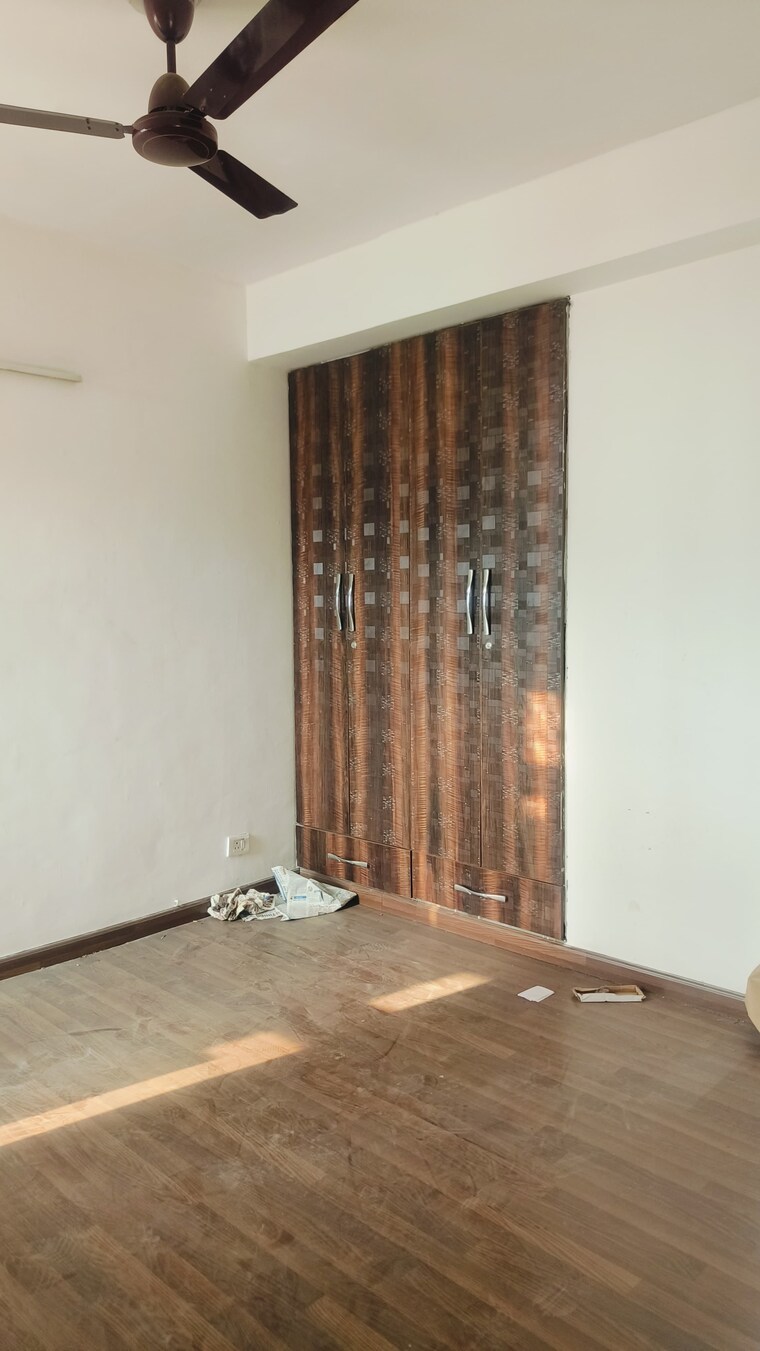 Room, bptp-elite-floors 3 Bedroom 2250 Sq.Ft. Builder Floor In Sector 83 Faridabad 8748947