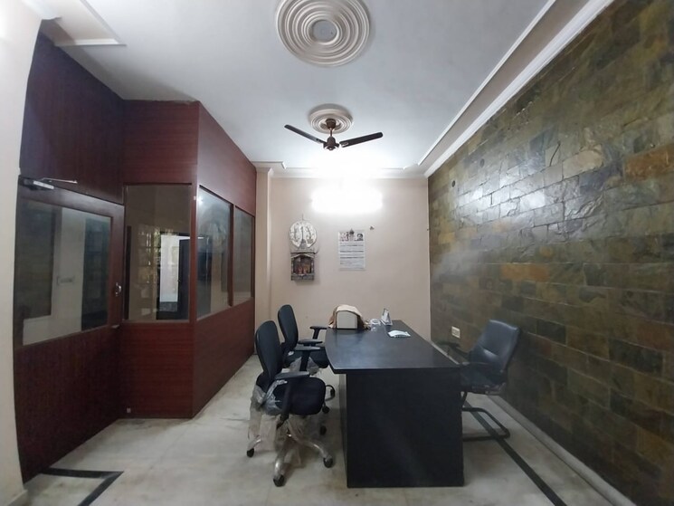 Other, sector 19 4 Bedroom 180 Sq.Yd. Independent House In Sector 19 Faridabad 8749004