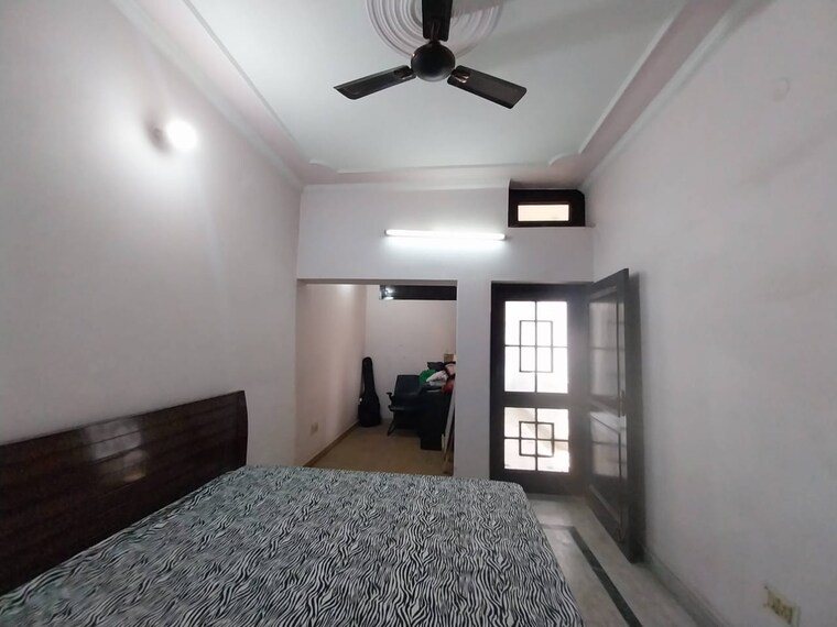 Bedroom, sector 19 4 Bedroom 180 Sq.Yd. Independent House In Sector 19 Faridabad 8749004