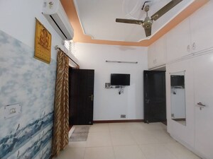 Room in 4 BHK Independent House at Sector 19 – for Sale