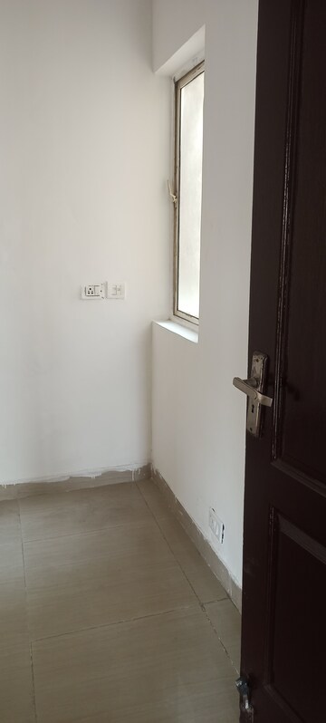 3.5 BHK Apartment For Rent in Sunworld Central, Sector 107