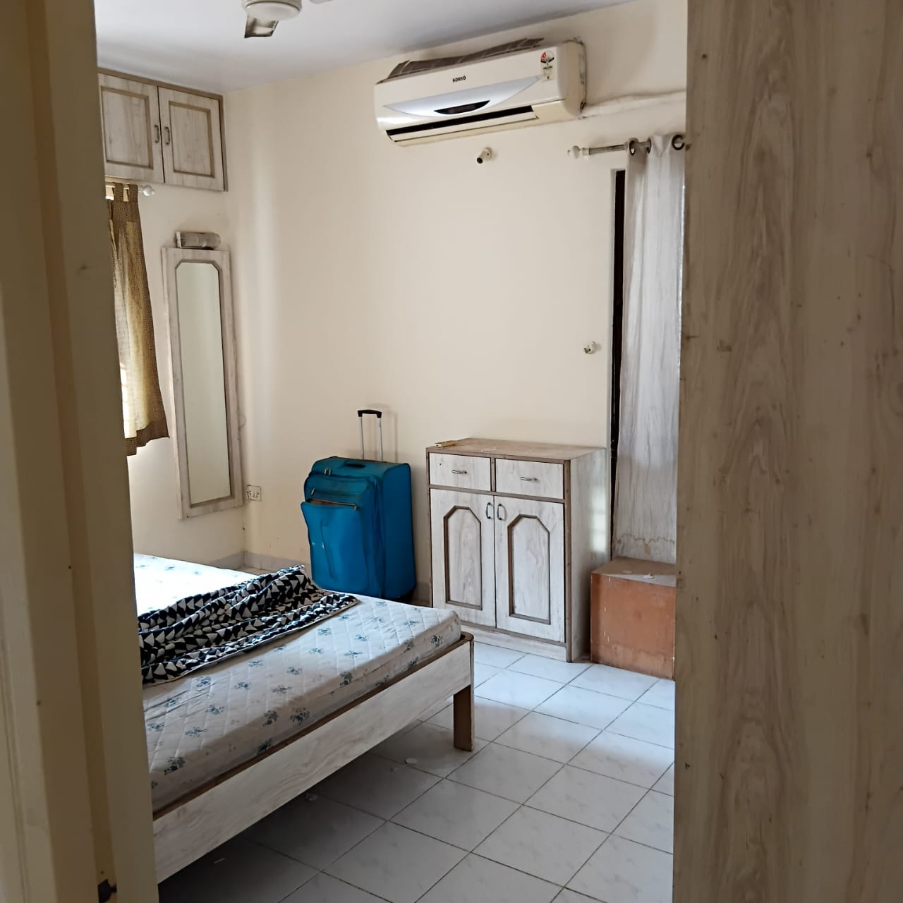 1 BHK Independent House For Rent in Kaivel Building , Tempo C