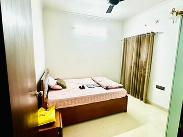 Bedroom in 2 BHK Apartment at Koteshwar Niwas CHS, Vile Parle East – for Rent