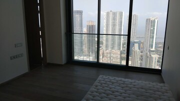 Room in 5 BHK Apartment at Rustomjee Crown, Prabhadevi – for Sale