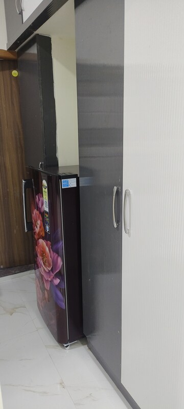 Furnished Amenities in 2 BHK Apartment at Mahboob Tower, Malakpet – for Rent