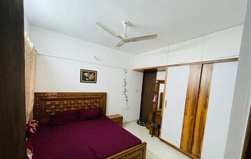 Bedroom in 2 BHK Builder Floor at Sector 56 – for Rent