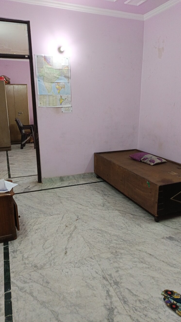 Living Room, patel nagar 1 Bedroom 400 Sq.Ft. Builder Floor In Patel Nagar Delhi 8749049