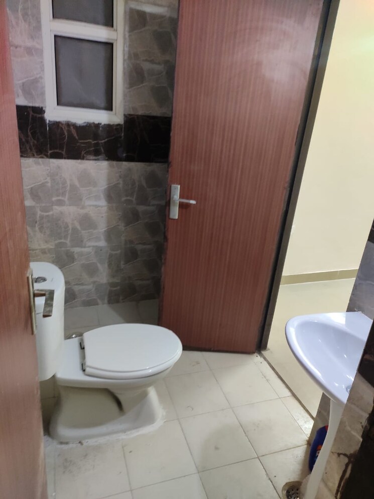 Bathroom, supertech-ecovillage-i 2 Bedroom 890 Sq.Ft. Apartment In Sector 1 Greater Noida Greater Noida 8749067