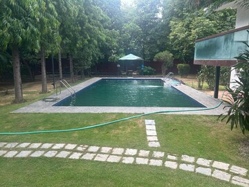 6 BHK Villa – Garden View at Chattarpur - for Rent