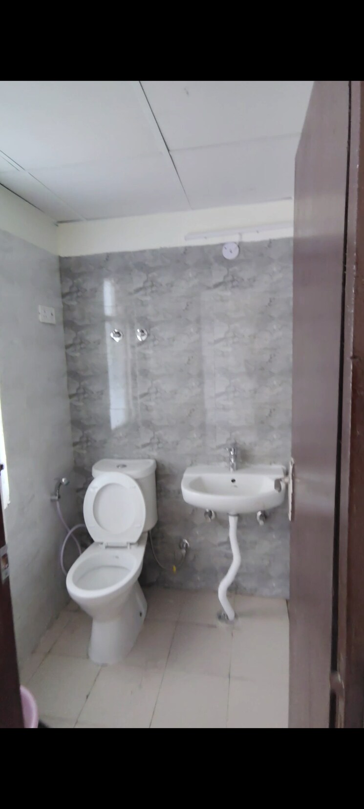 Bathroom, amrapali-enchante 3 Bedroom 1050 Sq.Ft. Apartment In Tech Zone 4 Greater Noida Greater Noida 8749149