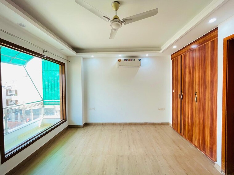 Room, sector 57 3 Bedroom 263 Sq.Yd. Builder Floor In Sector 57 Gurgaon 8749127