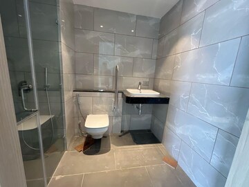 Bathroom in 5 BHK Apartment at Rustomjee Crown, Prabhadevi – for Rent