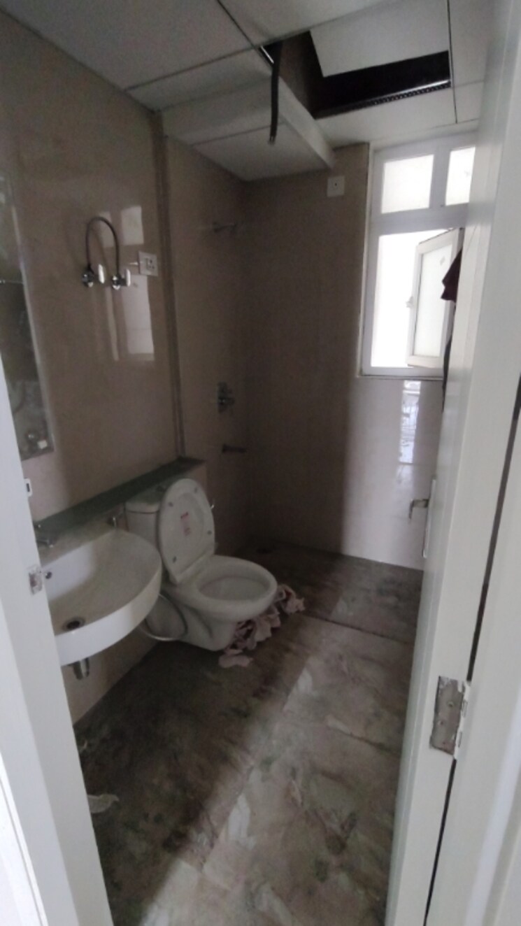 Bathroom, eldeco-live-by-the-greens 3 Bedroom 1404 Sq.Ft. Apartment In Sector 150 Noida 8749176