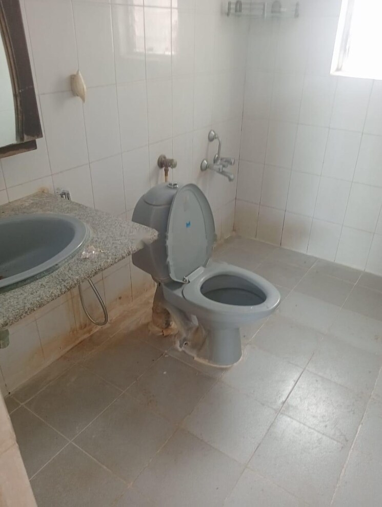 Bathroom, citilights-knightsbridge 3 Bedroom 1298 Sq.Ft. Apartment In Brookefield Bangalore 8749087