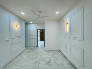 Room in 3 BHK Builder Floor at Sector 57 – for Sale