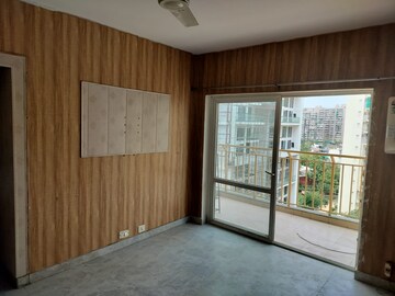 Room in 3 BHK Builder Floor at BPTP District 3, Sector 85 – for Rent