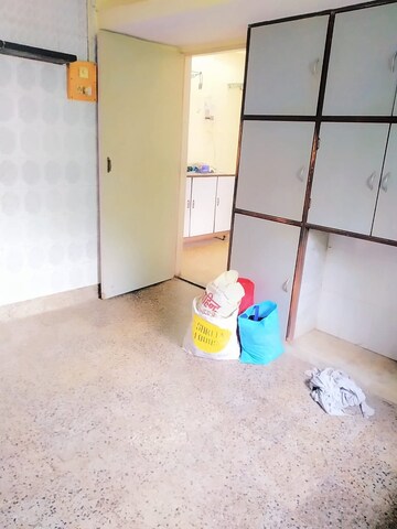 Room in 1 BHK Apartment at Kamal Kunj CHS, Ghatkopar East – for Rent