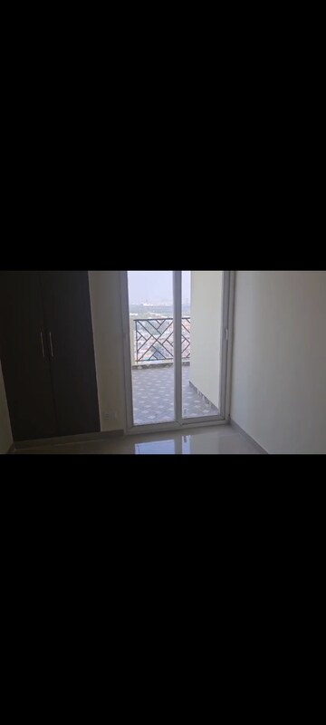 Room in 3 BHK Apartment at Saya Gold Avenue, Vaibhav Khand – for Rent