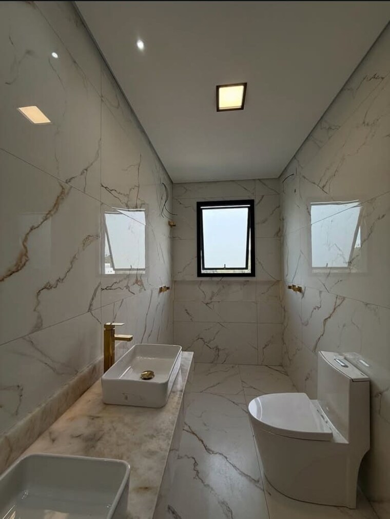 Attached Bathroom, sector 29 4 Bedroom 4500 Sq.Ft. Builder Floor In Sector 29 Faridabad 8749187