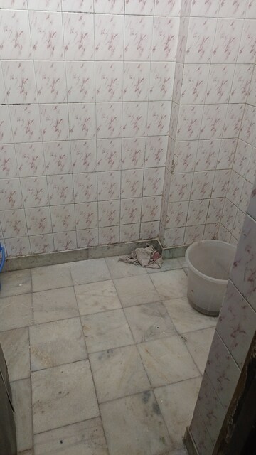 Bathroom in 2 BHK Builder Floor at Patel Nagar – for Rent