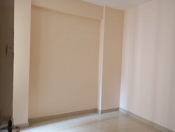 Room in 2.5 BHK Apartment at Amrapali Dream Valley, Tech Zone 4 Greater Noida – for Rent