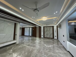 Room in 4 BHK Builder Floor at Sagavi Apartment, Sector 55 – for Sale