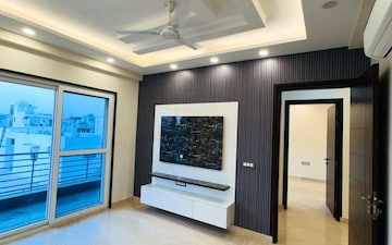 6 BHK Builder Floor For Rent in Pitampura