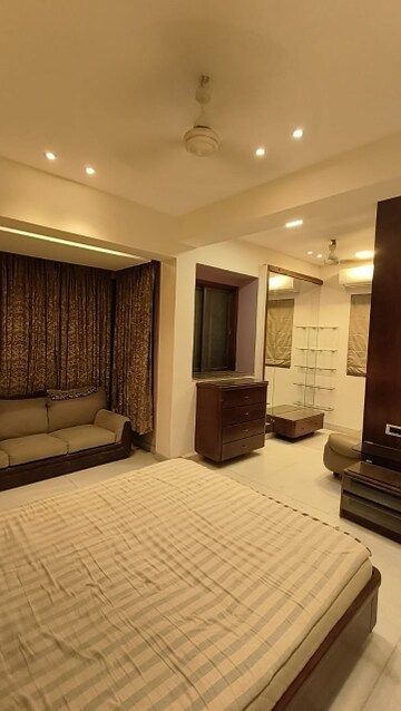 2 BHK Apartment For Rent in Worli Naka