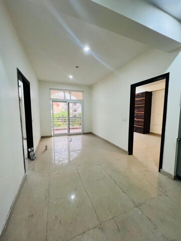 Building Lobby in 2 BHK Builder Floor at Sector 43 – for Rent