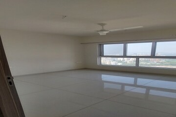 2 BHK Apartment For Sale in Wadhwa The Address Boulevard, Ghatkopar West