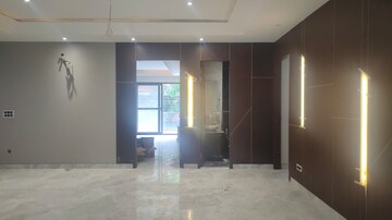 Room in 4 BHK Builder Floor at Sector 15 – for Sale