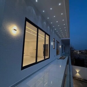 Kitchen in 5 BHK Builder Floor at Sector 32 – for Sale