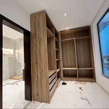Building Lobby in 5 BHK Builder Floor at Sector 32 – for Sale