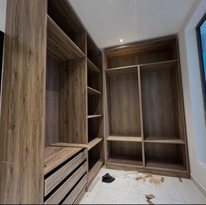 Furnished Amenities in 5 BHK Builder Floor at Sector 32 – for Sale