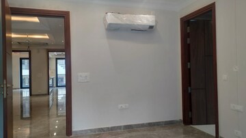 Room in 4 BHK Builder Floor at Sector 15 – for Sale