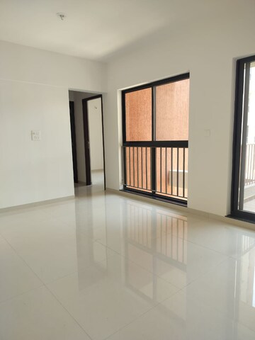Room in 2 BHK Apartment at Shapoorji Pallonji Sensorium, Hinjewadi – for Rent