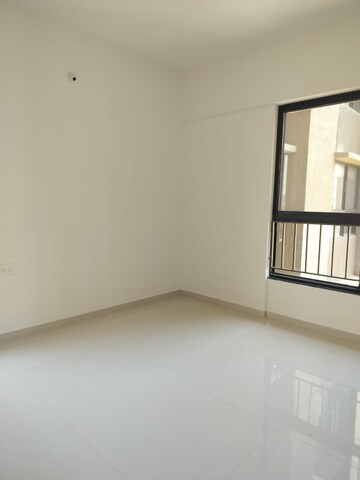 Room in 2 BHK Apartment at Shapoorji Pallonji Sensorium, Hinjewadi – for Rent