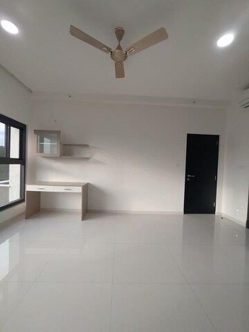 Room in 3.5 BHK Apartment at Sobha Forest Edge, Kanakapura – for Rent
