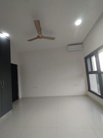 Room in 3.5 BHK Apartment at Sobha Forest Edge, Kanakapura – for Rent