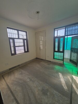 Parking in 3 BHK Builder Floor at Sector 91 – for Sale