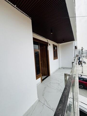 1 BHK Apartment – Exterior View View at Vile Parle West - for Rent