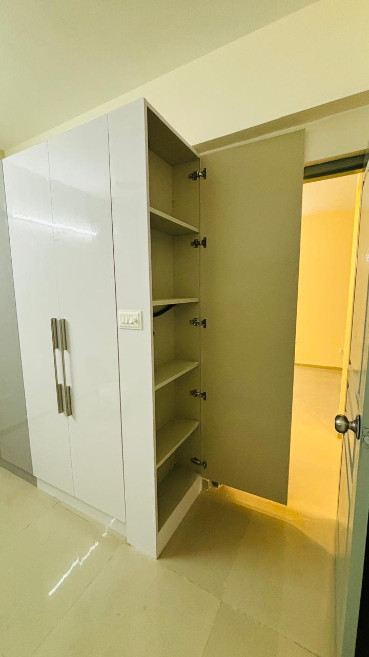 2.5 BHK + Study Room Apartment For Rent in Logix Blossom County