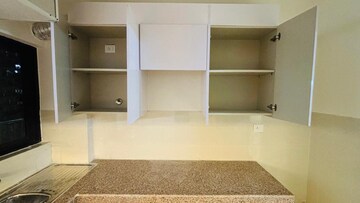 Room in 2.5 BHK Apartment at Logix Blossom County, Sector 137 – for Rent
