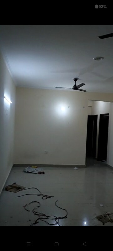 Room in 3 BHK Apartment at Antriksh Golf Link, Sector 1 Greater Noida – for Rent