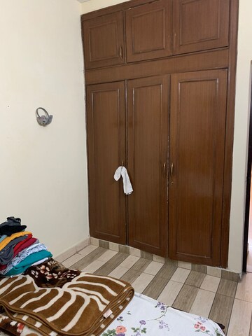 Furnished Amenities in 2 BHK Apartment at Arun Vihar Sector 37, Sector 37 – for Rent
