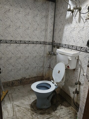 Bathroom in 1 BHK Apartment at Khirki Extension – for Rent