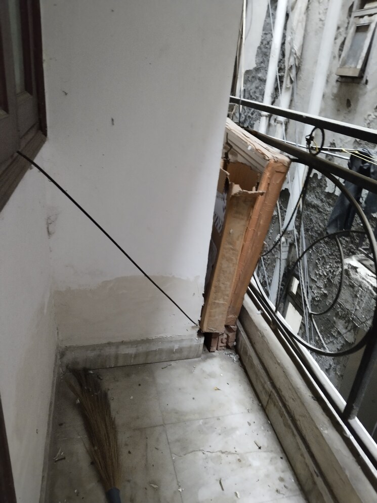 Balcony, khirki extension 1 Bedroom 600 Sq.Ft. Apartment In Khirki Extension Delhi 8749514