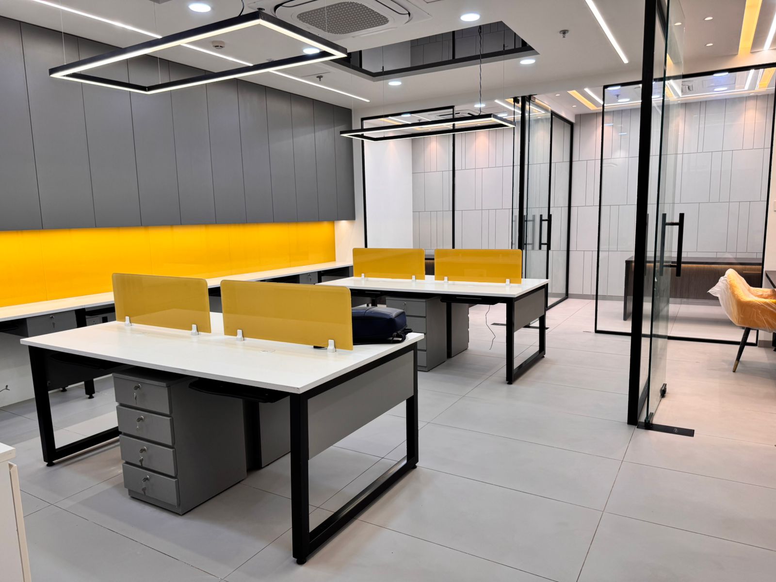 Office Space For Rent in Mani Casadona